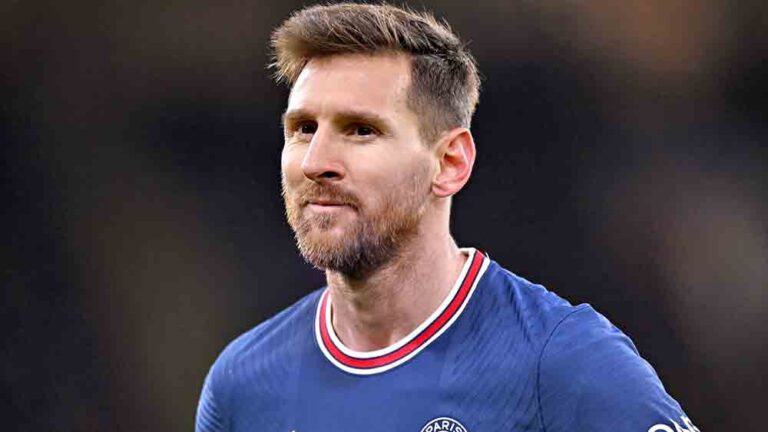 মেসিকে ইতিহাস সেরাদের তালিকায়ও রাখছেন ব্রাজিলিয়ান তারকা