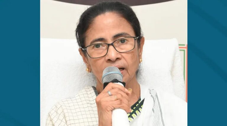 ভেঙে দেওয়া হলো পশ্চিমবঙ্গের মন্ত্রিসভা, মমতা অধ্যায়ের অবসান